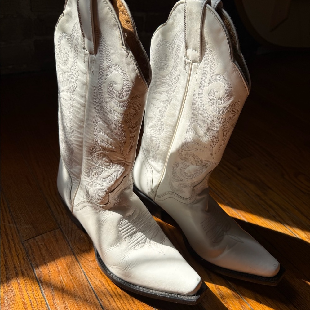 J.B. Dillon White Heeled Western Boots